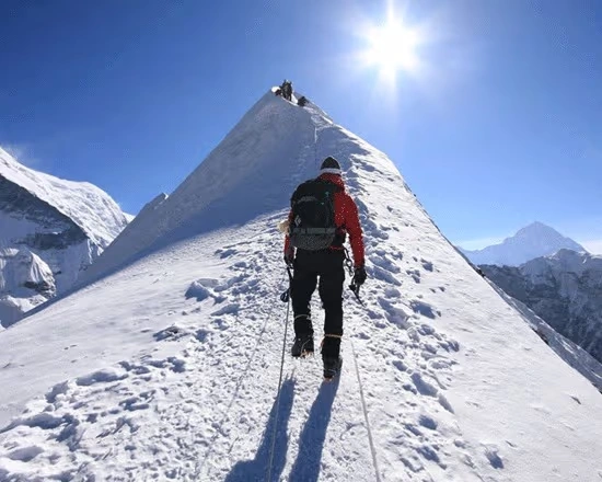 chulu-west-peak-climbing-4.webp