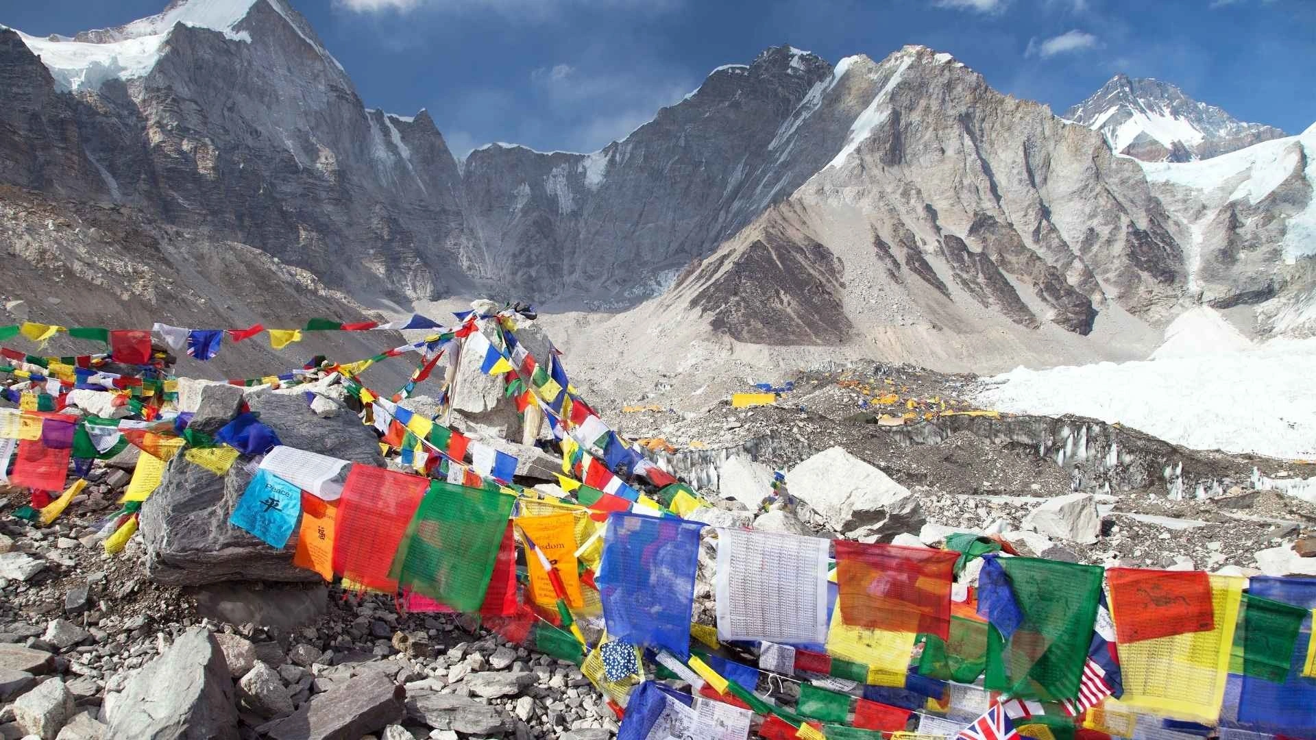 everest-three-high-passes-trek-1.webp
