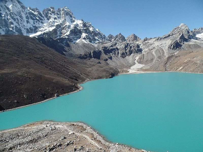 gokyo-lake-trek-2.webp