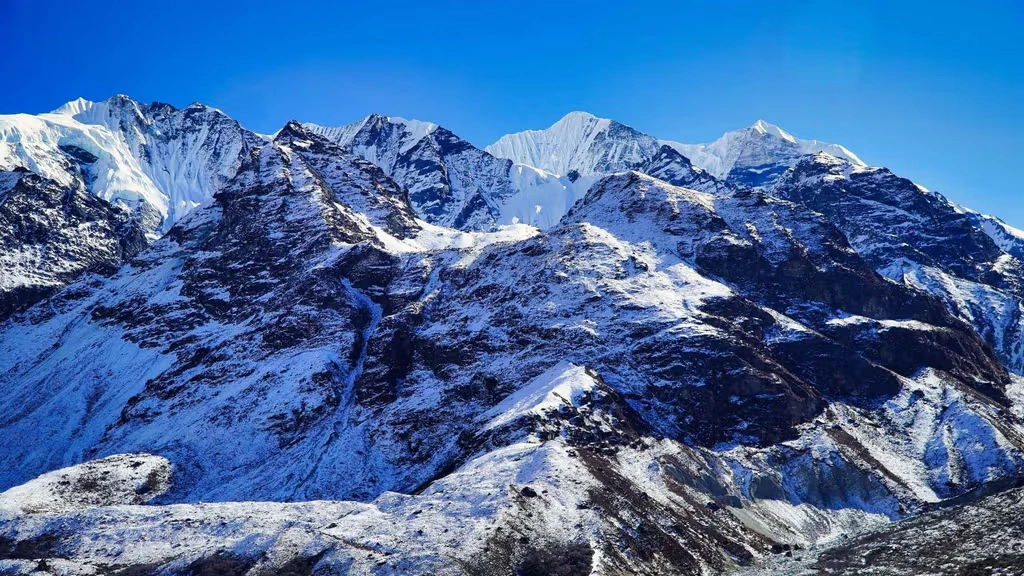langtang-valley-trek-1.webp