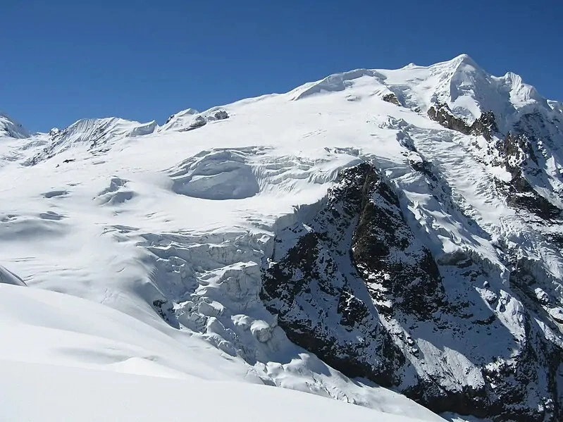 mera-peak-climbing-with-ampu-laptsa-pass-3.webp